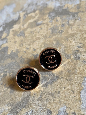 Vintage Chanel button earrings –